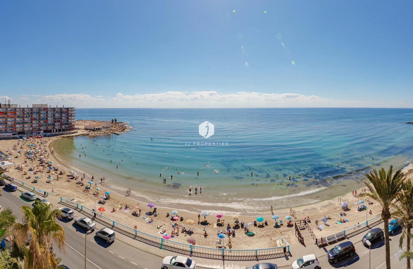 Resale - Villa -
Torrevieja - Costa Blanca