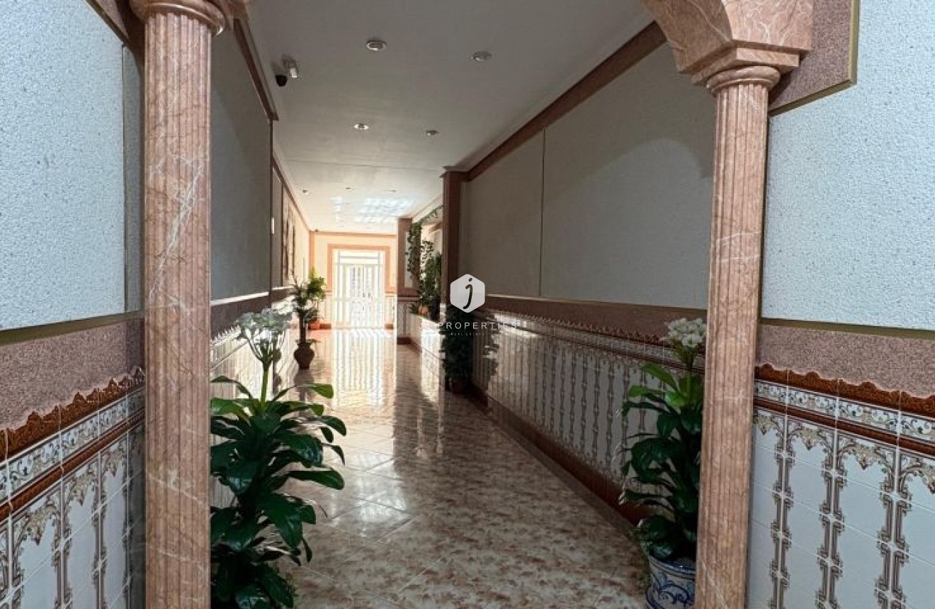 Resale - Apartment / flat -
Torrevieja - Costa Blanca