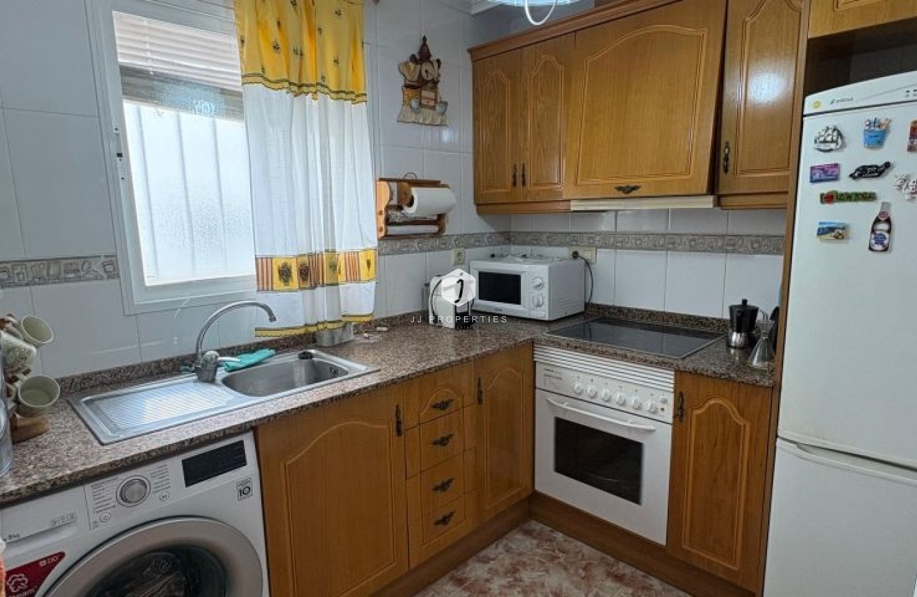 Resale - Apartment / flat -
Torrevieja - Costa Blanca