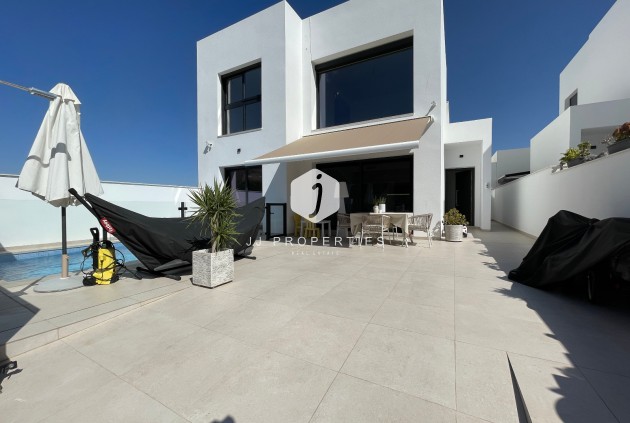 Resale - Villa -
Formentera del Segura - Costa Blanca