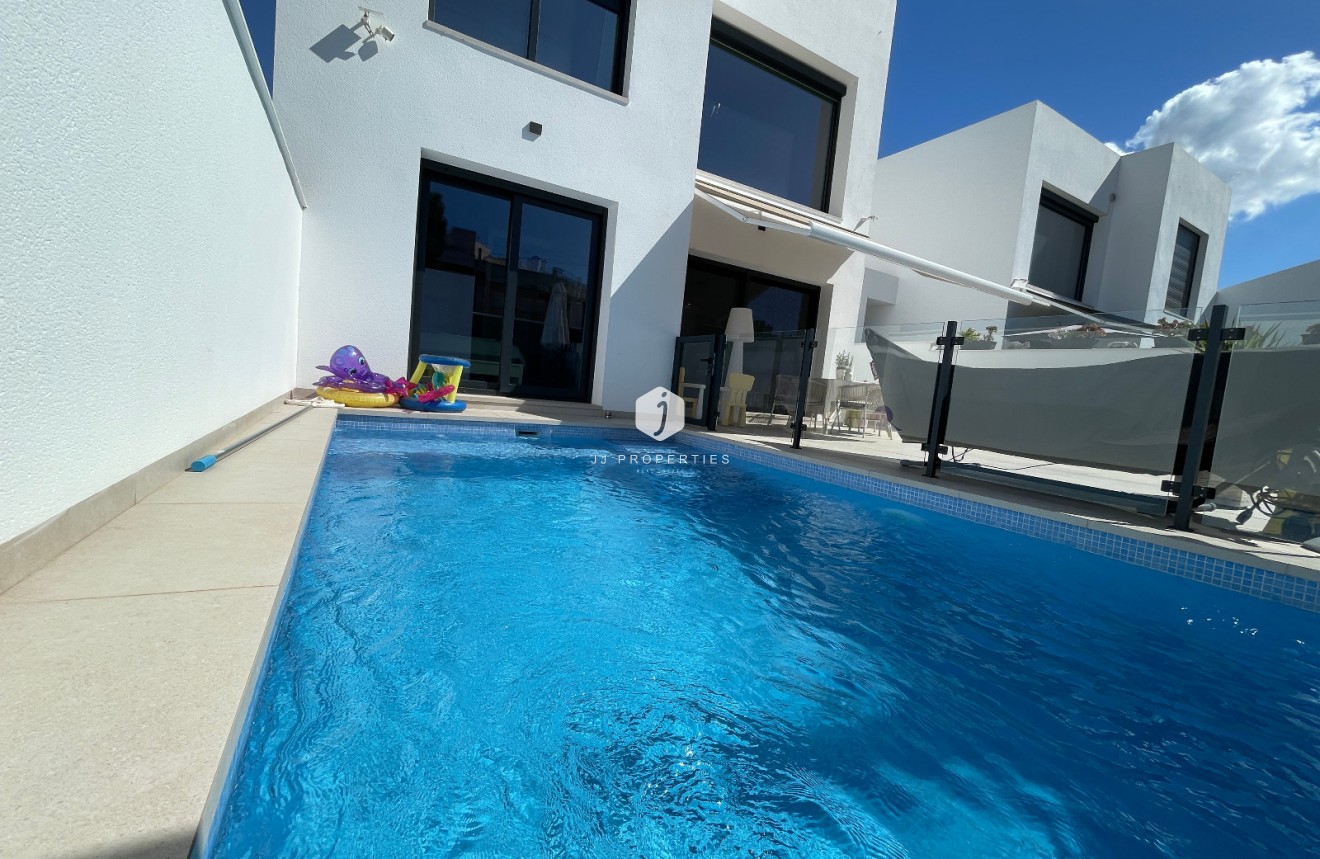 Resale - Villa -
Formentera del Segura - Costa Blanca
