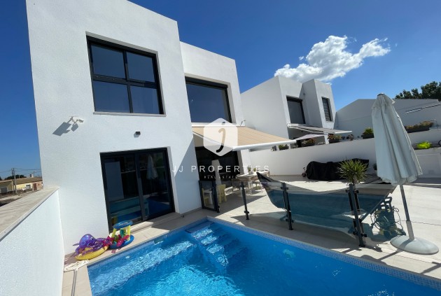 Resale - Villa -
Formentera del Segura - Costa Blanca