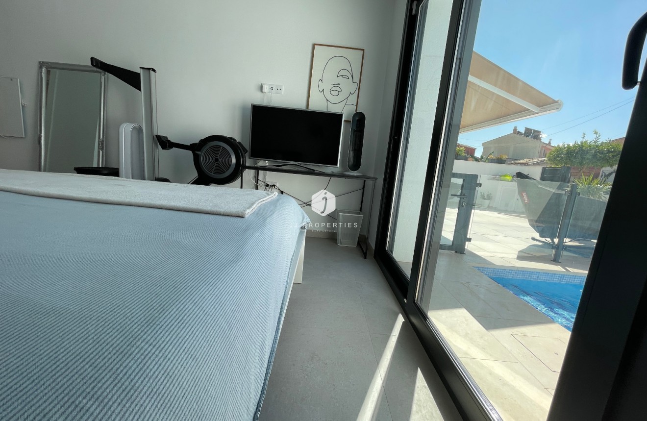 Resale - Villa -
Formentera del Segura - Costa Blanca