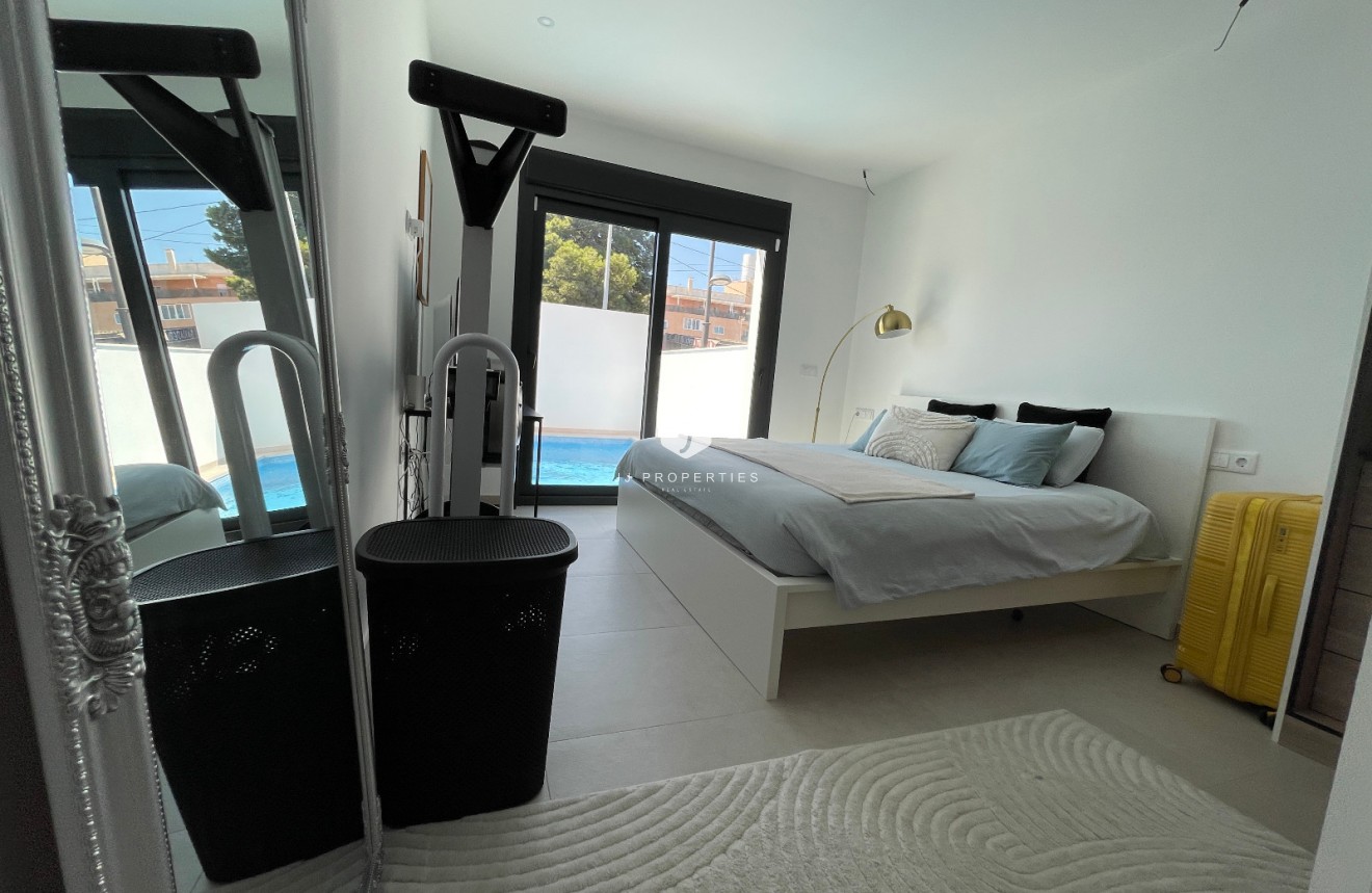 Resale - Villa -
Formentera del Segura - Costa Blanca