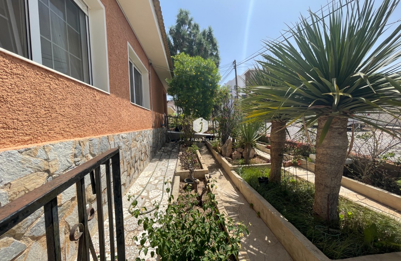 D'occasion - Villa -
Benijofar - Costa Blanca