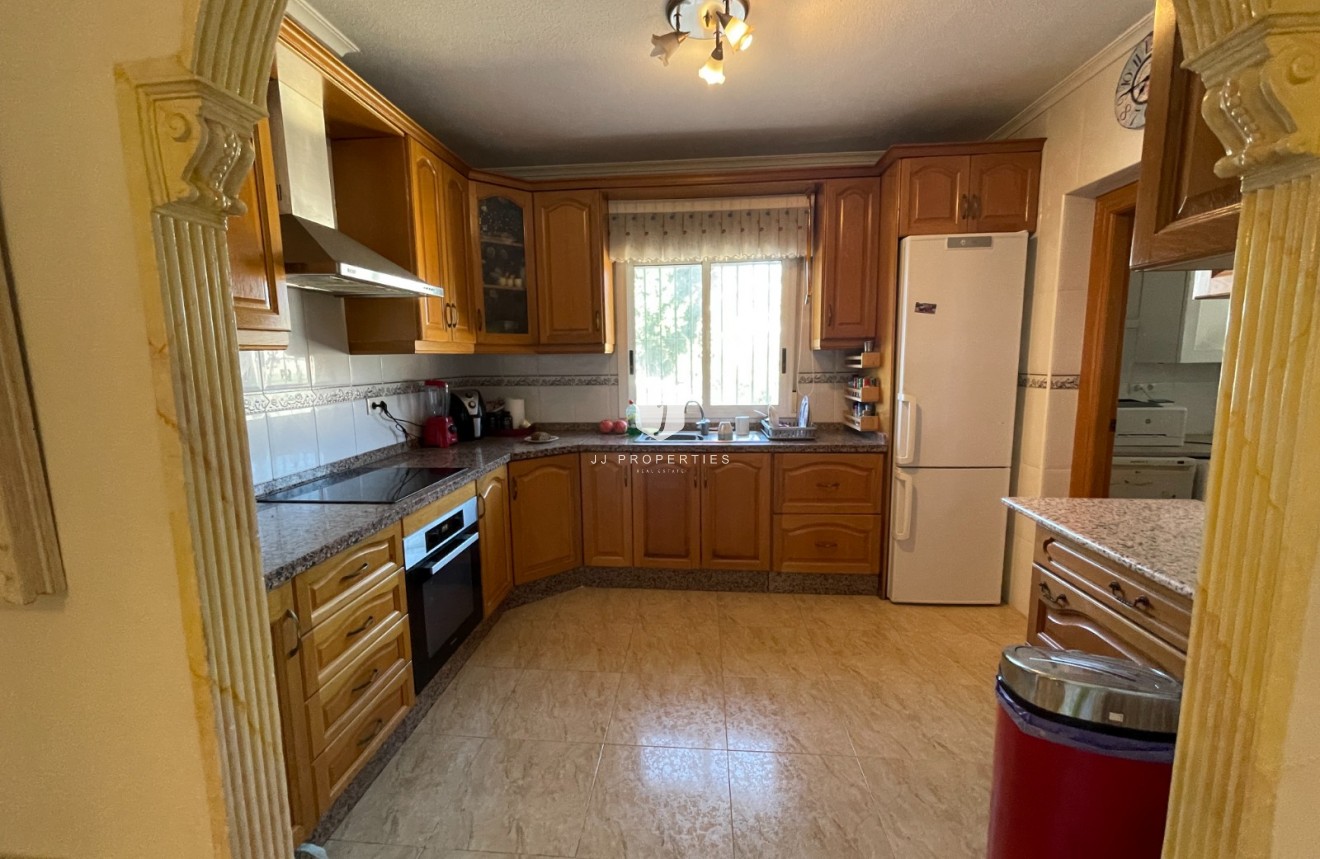 Resale - Villa -
Catral - Costa Blanca