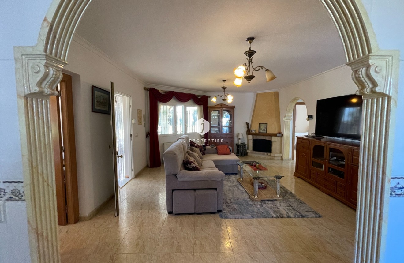 Resale - Villa -
Catral - Costa Blanca