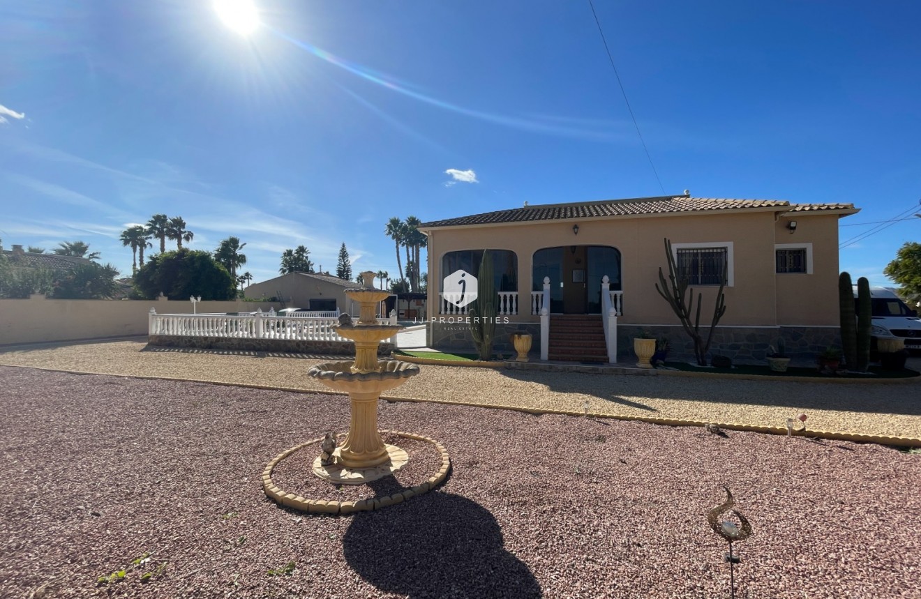 Resale - Villa -
Catral - Costa Blanca