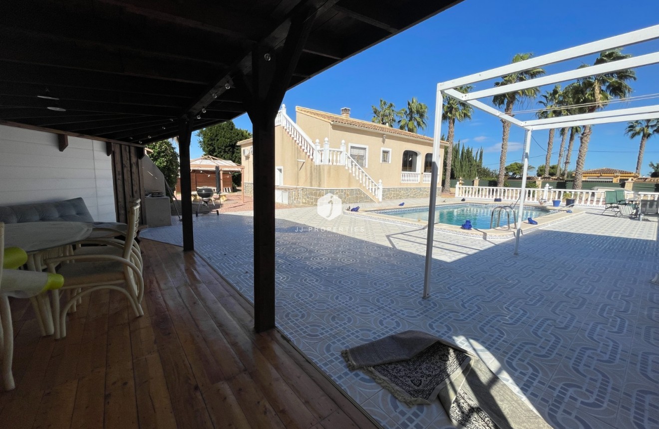 Resale - Villa -
Catral - Costa Blanca