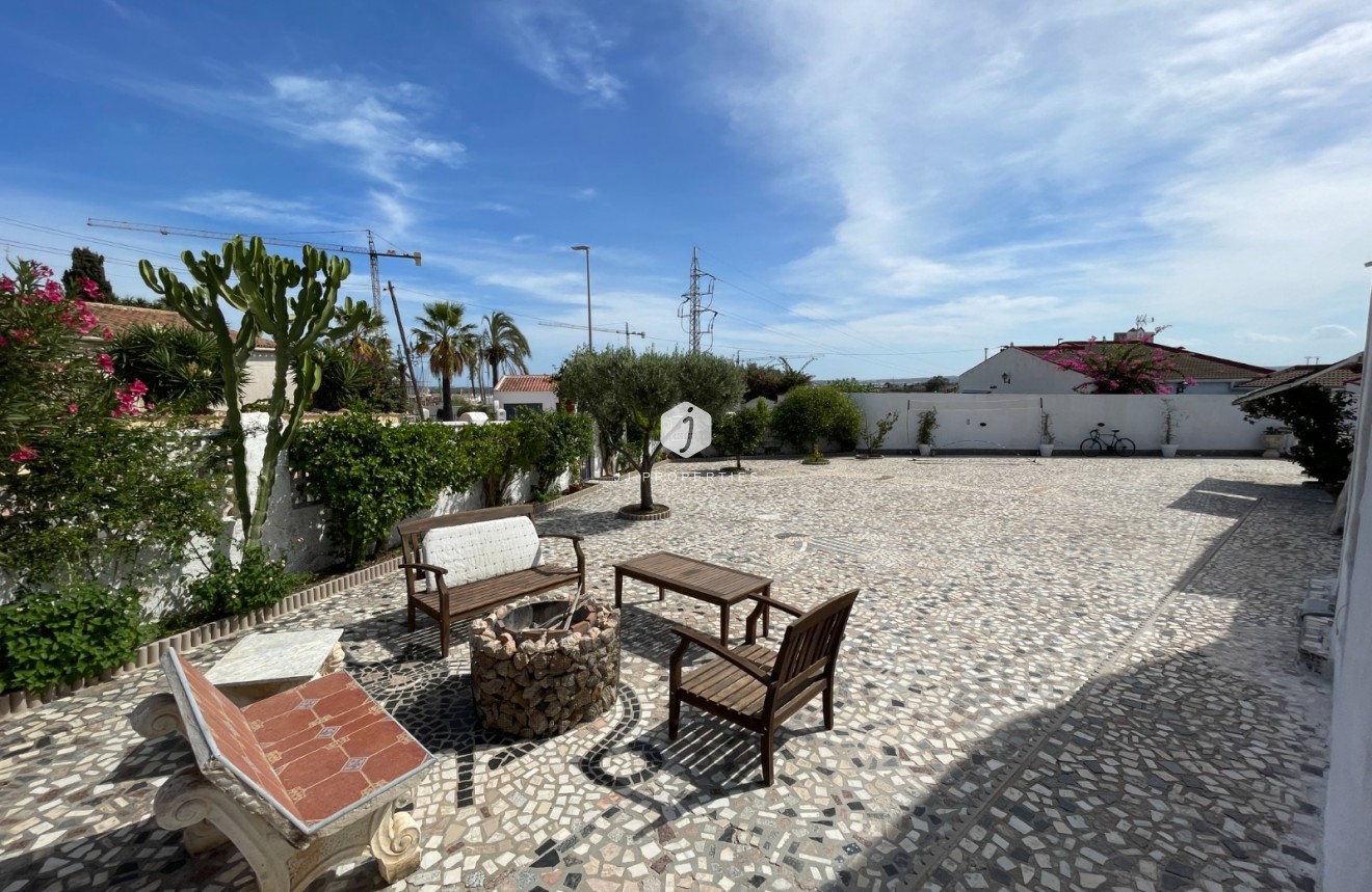 Resale - Villa -
Ciudad Quesada - Costa Blanca