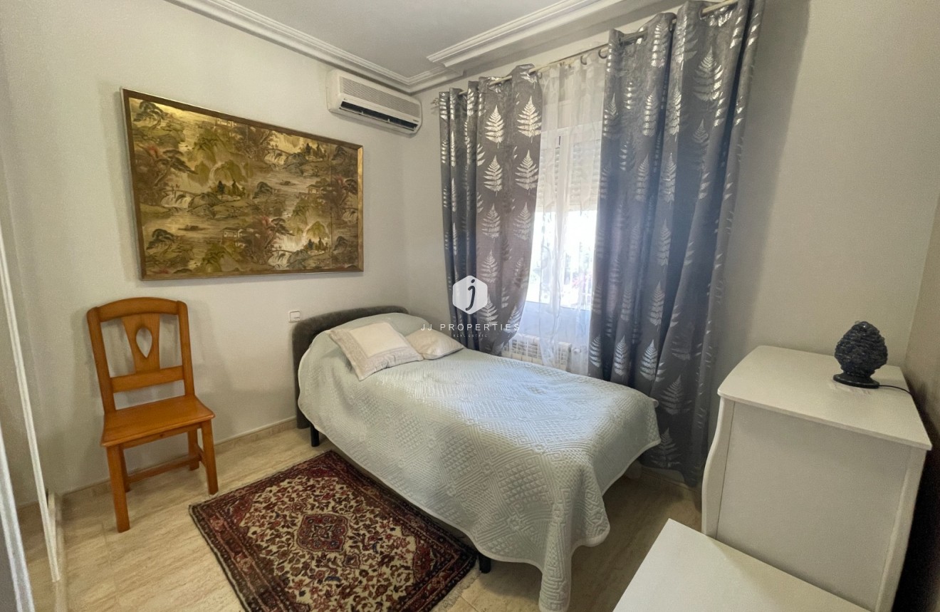 Resale - Villa -
Guardamar del Segura - Costa Blanca