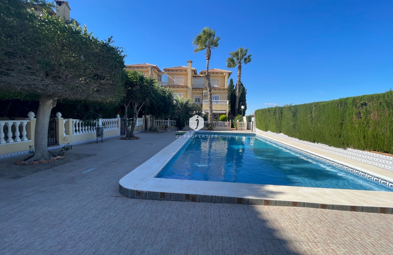Resale - Villa -
Guardamar del Segura - Costa Blanca