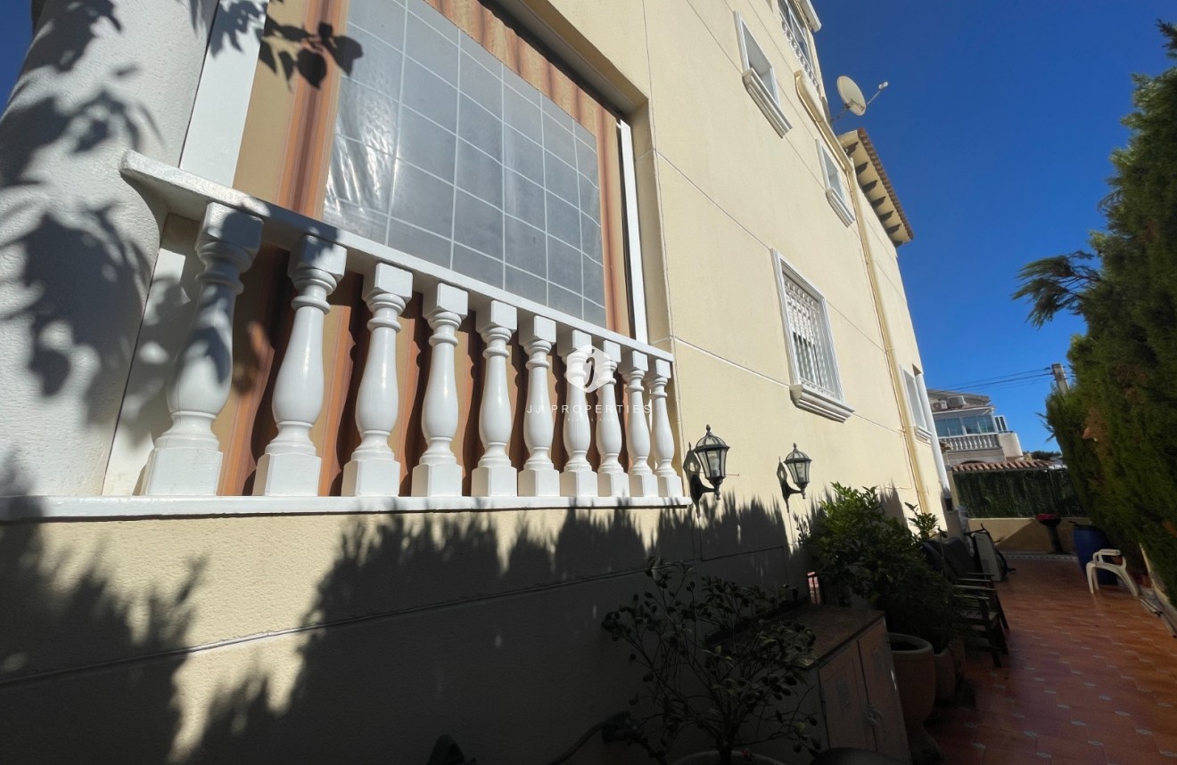 Resale - Villa -
Guardamar del Segura - Costa Blanca