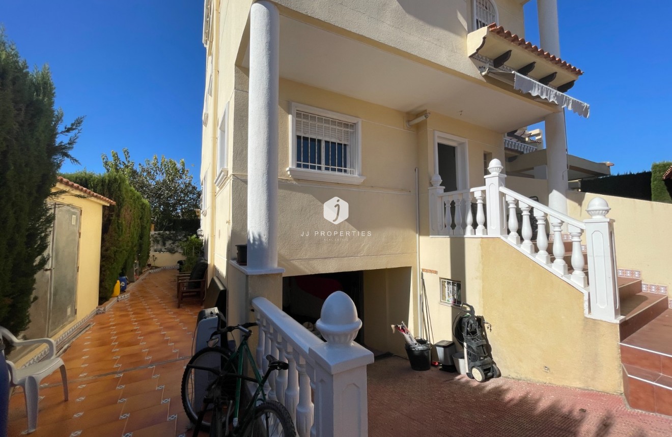 Resale - Villa -
Guardamar del Segura - Costa Blanca