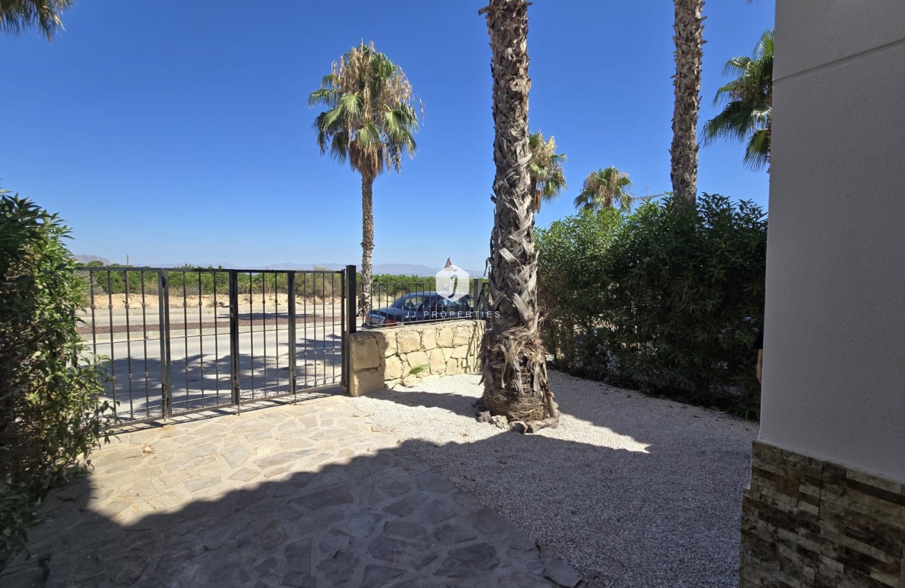 Resale - Duplex -
Algorfa - Inland