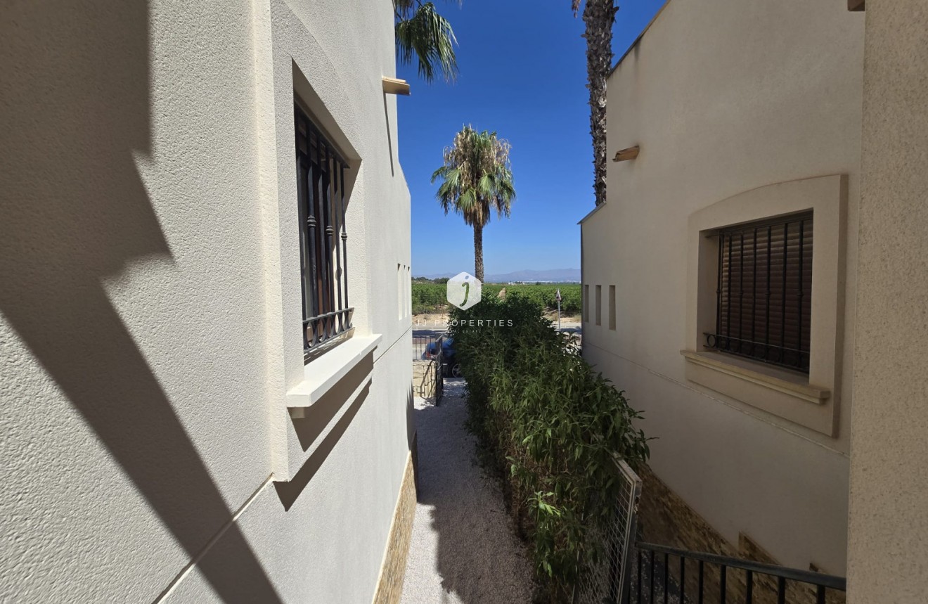 Resale - Duplex -
Algorfa - Inland