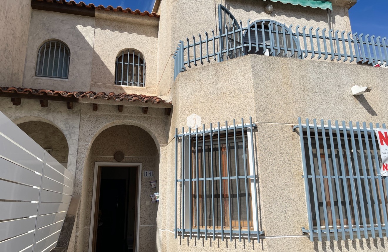 Resale - Chalet -
Jacarilla - Inland