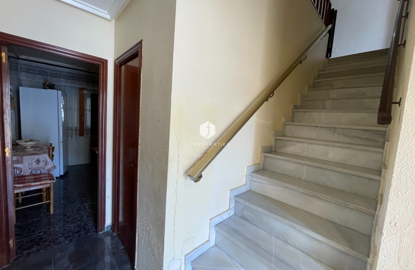 Resale - Chalet -
Jacarilla - Inland