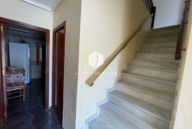 Resale - Chalet -
Jacarilla - Inland