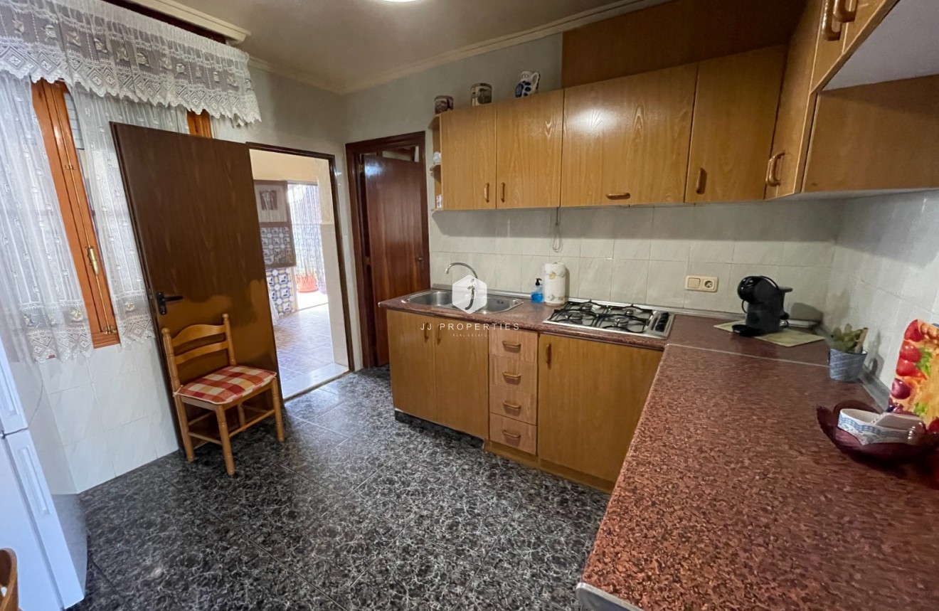 Resale - Chalet -
Jacarilla - Inland