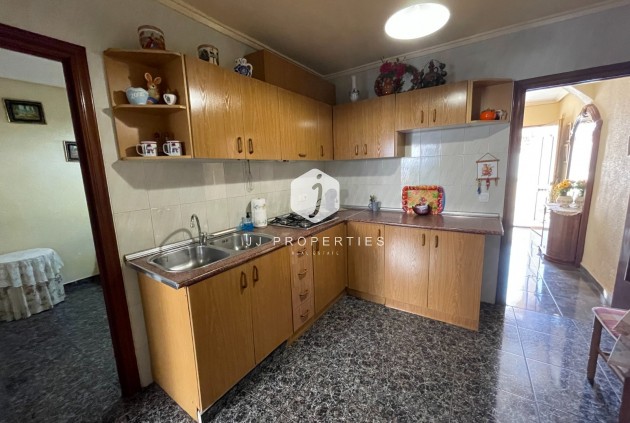 Resale - Chalet -
Jacarilla - Inland