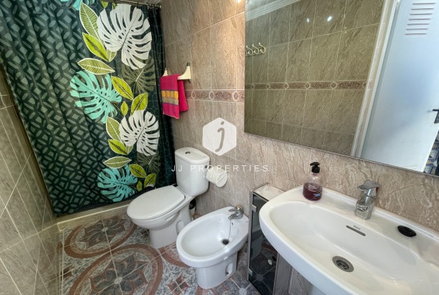 Resale - Chalet -
Jacarilla - Inland