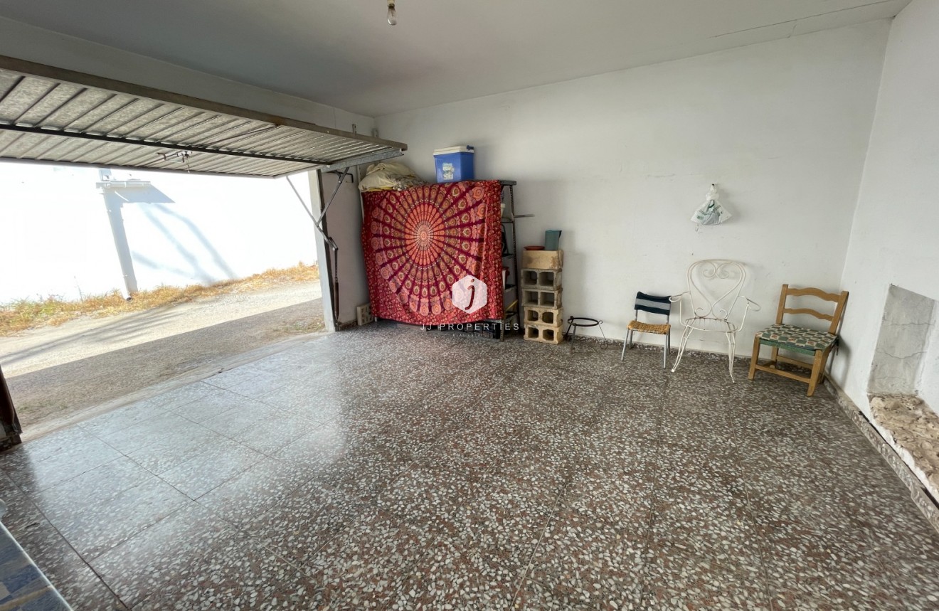 Resale - Chalet -
Jacarilla - Inland