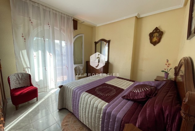 Resale - Chalet -
Jacarilla - Inland