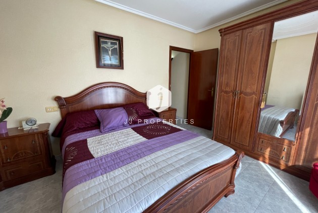 Resale - Chalet -
Jacarilla - Inland