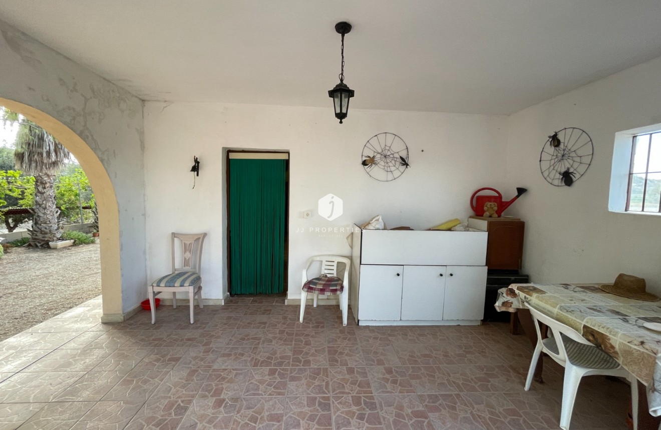 Z drugiej ręki - Nieruchomości wiejskie -
Jacarilla - Inland