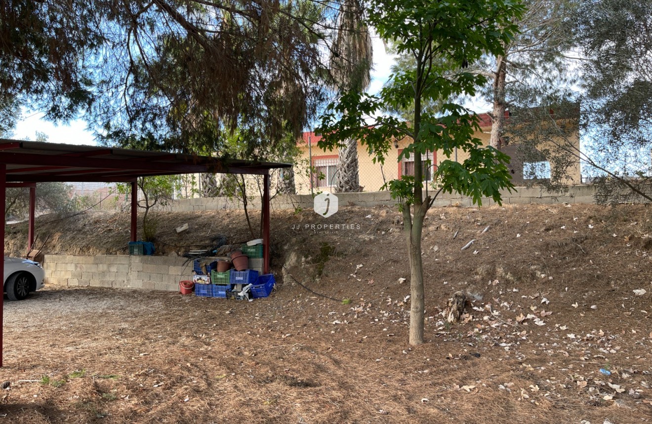 Z drugiej ręki - Nieruchomości wiejskie -
Jacarilla - Inland