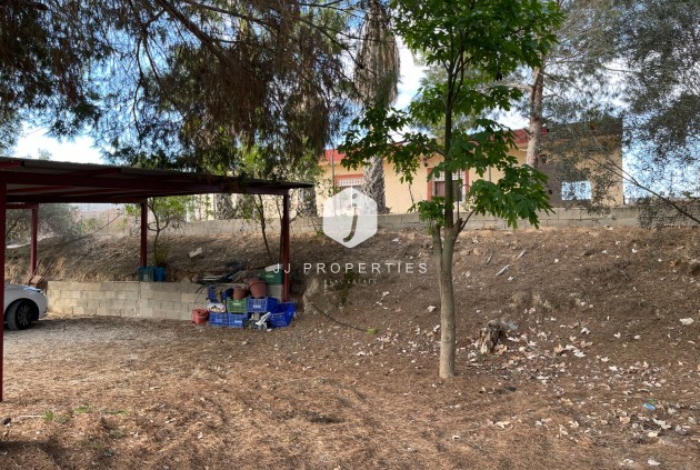 Z drugiej ręki - Nieruchomości wiejskie -
Jacarilla - Inland