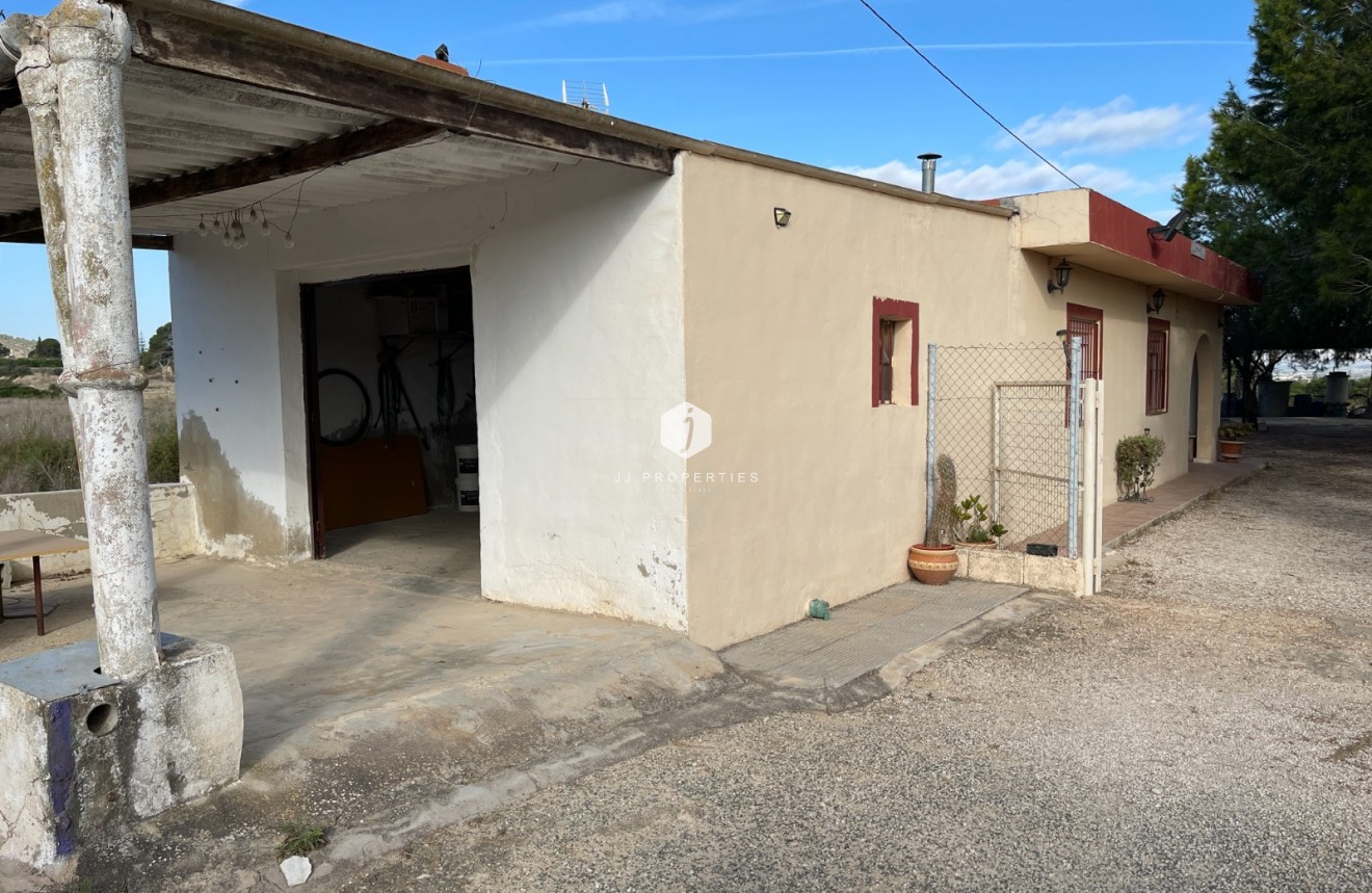 Z drugiej ręki - Nieruchomości wiejskie -
Jacarilla - Inland