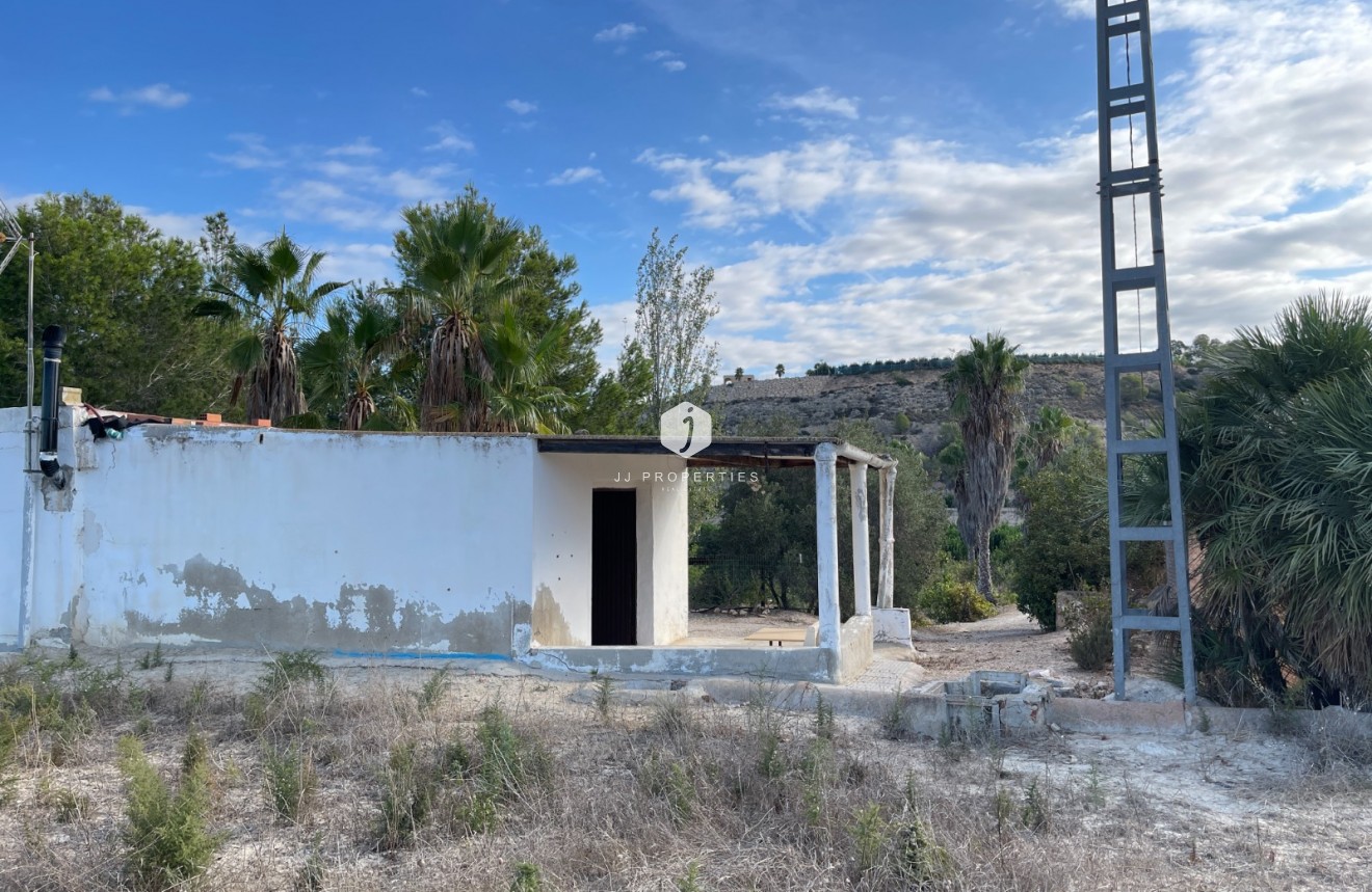 Z drugiej ręki - Nieruchomości wiejskie -
Jacarilla - Inland