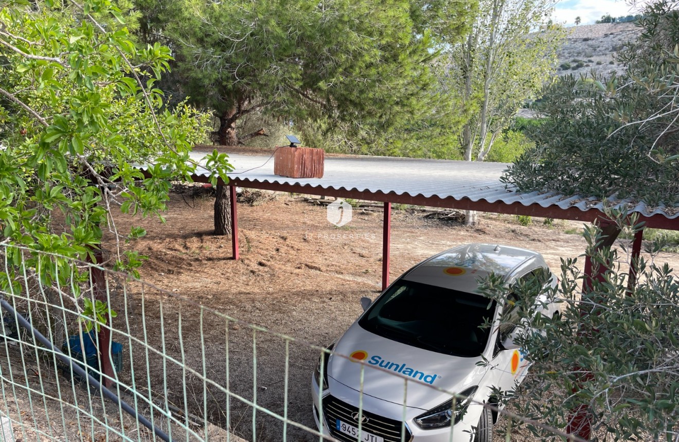 Z drugiej ręki - Nieruchomości wiejskie -
Jacarilla - Inland