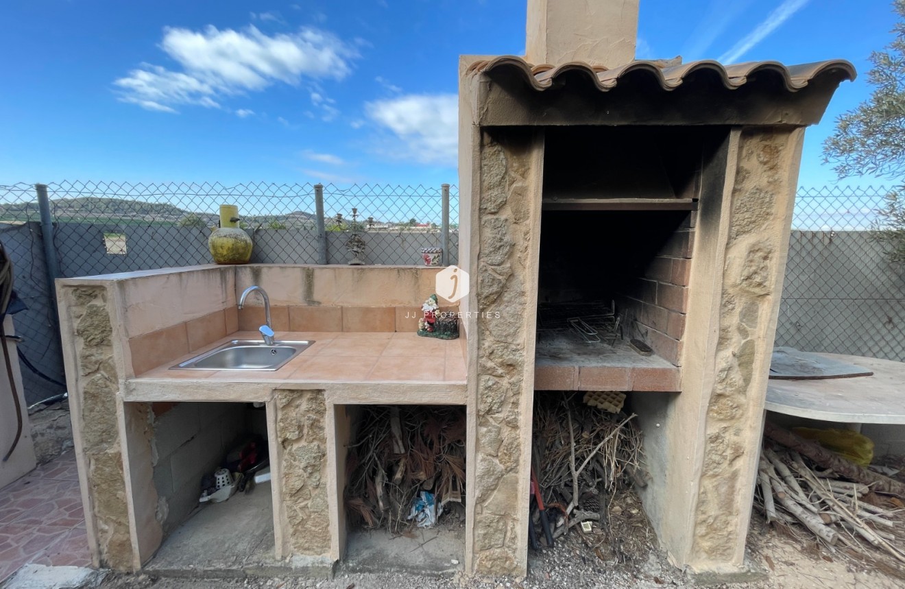 Z drugiej ręki - Nieruchomości wiejskie -
Jacarilla - Inland