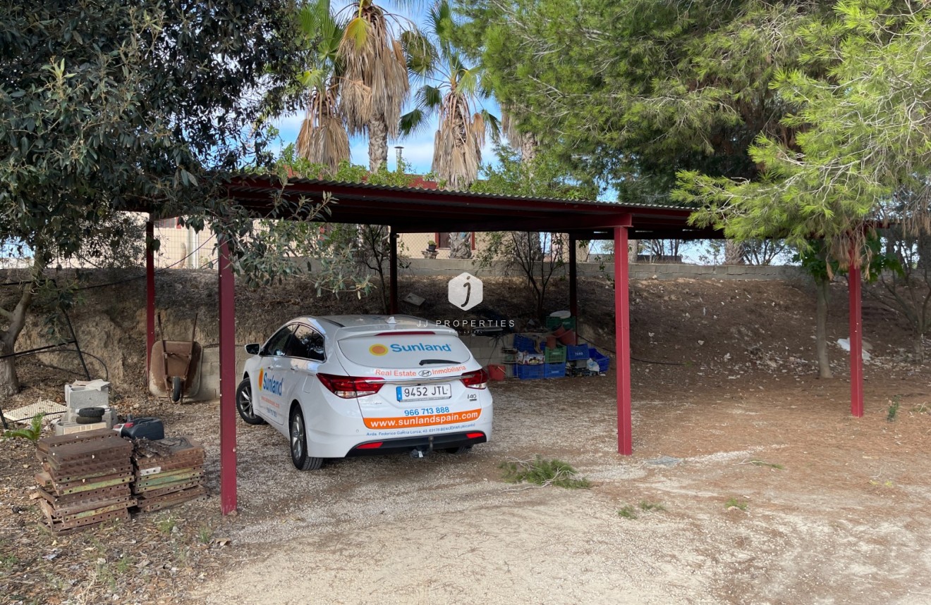 Z drugiej ręki - Nieruchomości wiejskie -
Jacarilla - Inland