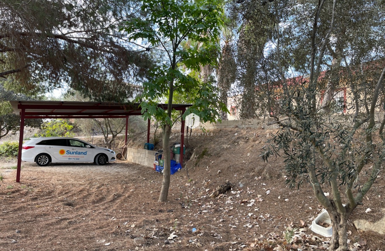 Z drugiej ręki - Nieruchomości wiejskie -
Jacarilla - Inland