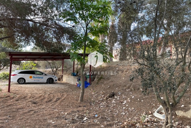 Z drugiej ręki - Nieruchomości wiejskie -
Jacarilla - Inland