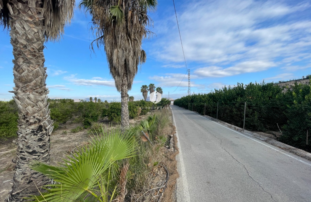 Z drugiej ręki - Nieruchomości wiejskie -
Jacarilla - Inland