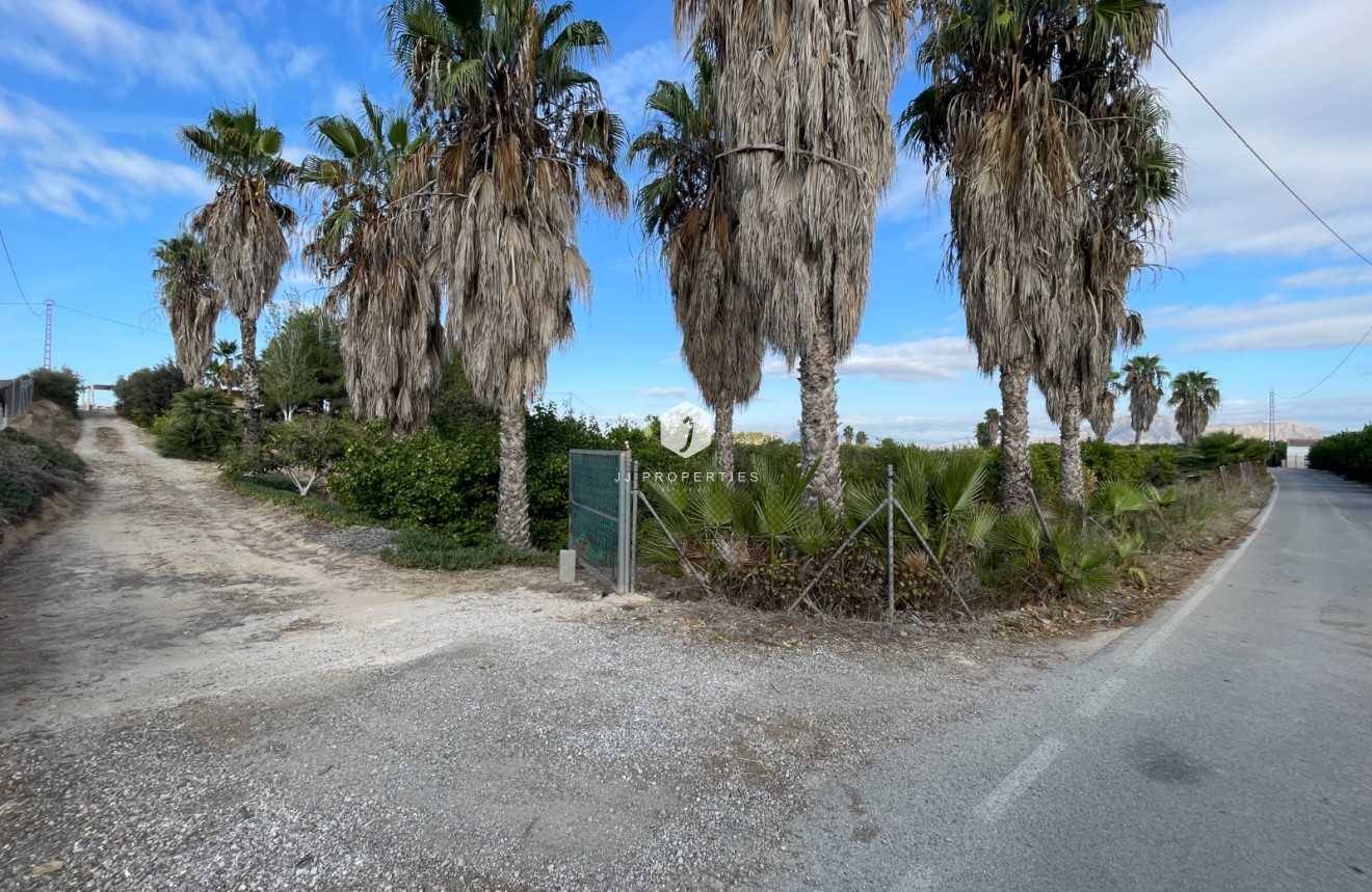 Z drugiej ręki - Nieruchomości wiejskie -
Jacarilla - Inland
