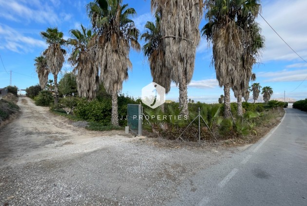 Z drugiej ręki - Nieruchomości wiejskie -
Jacarilla - Inland