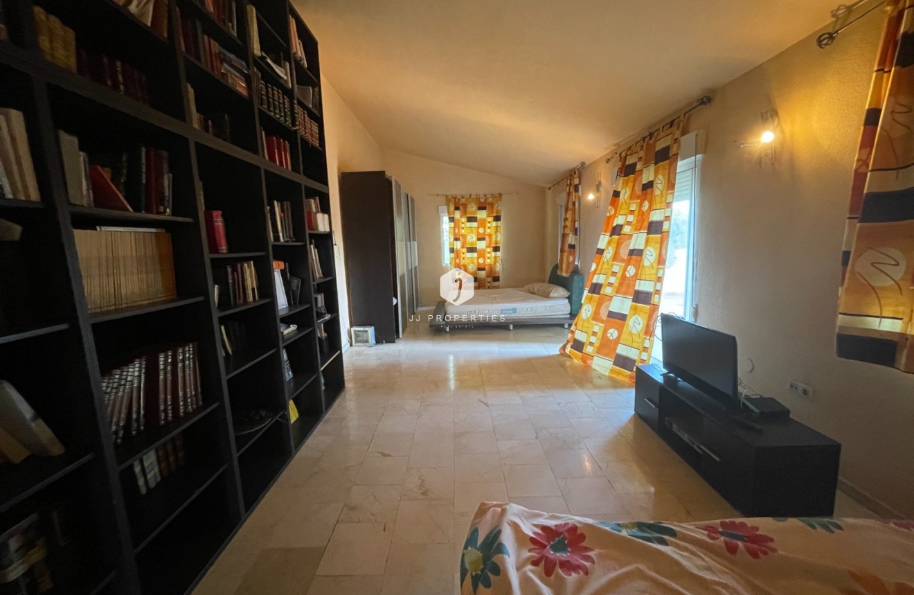 Resale - Country Property -
Albatera - Inland