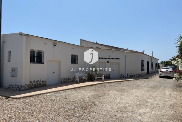 Resale - Villa -
Daya Nueva - Costa Blanca