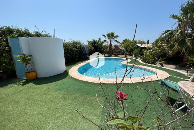 Resale - Villa -
Daya Nueva - Costa Blanca