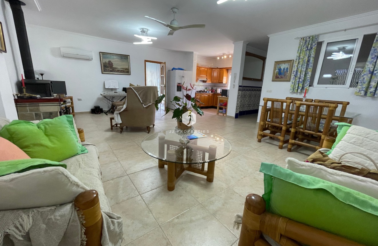 Resale - Villa -
Daya Nueva - Costa Blanca