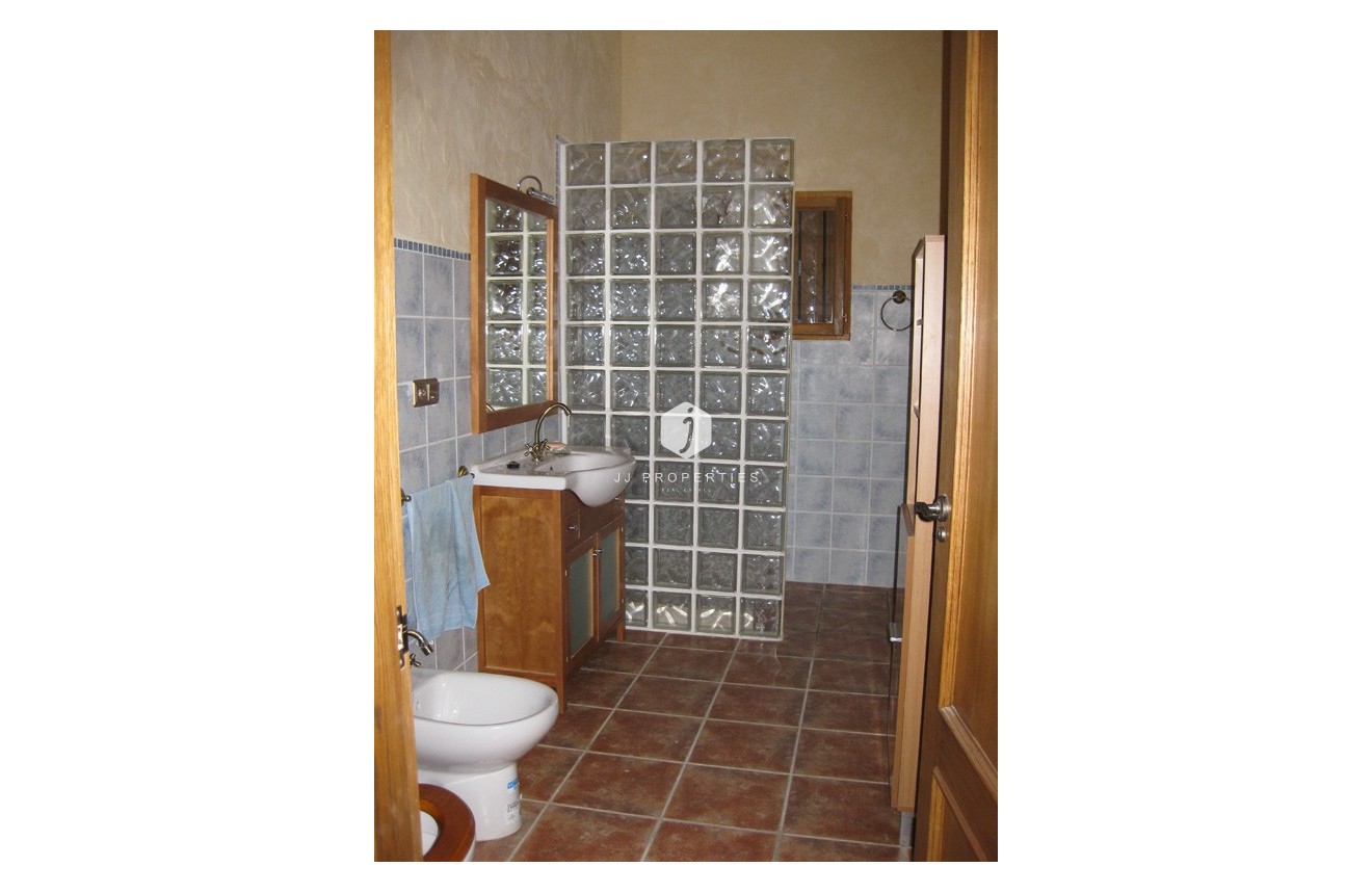 Resale - Country Property -
Benferri - Inland