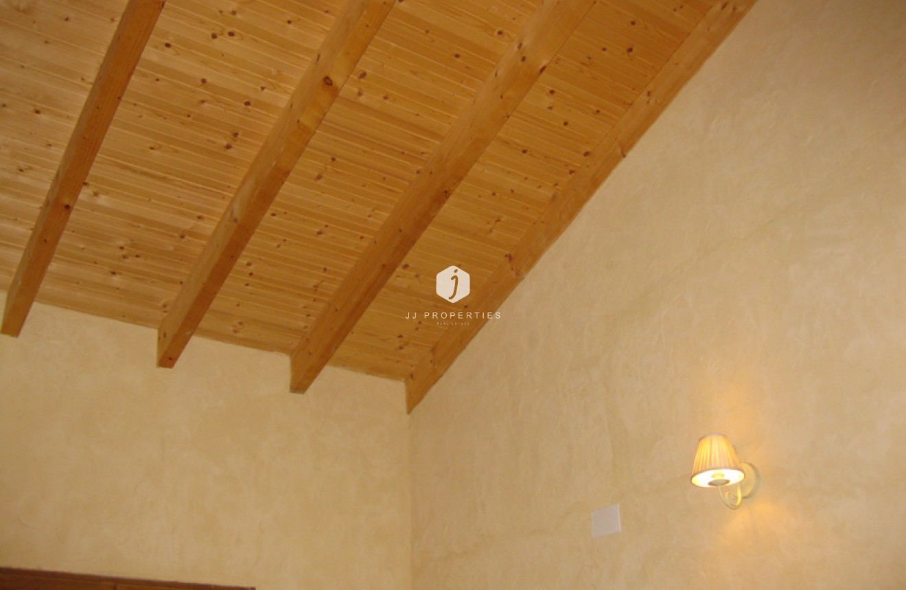 Resale - Country Property -
Benferri - Inland