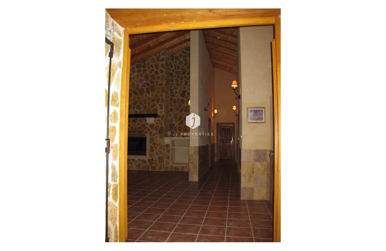 Resale - Country Property -
Benferri - Inland