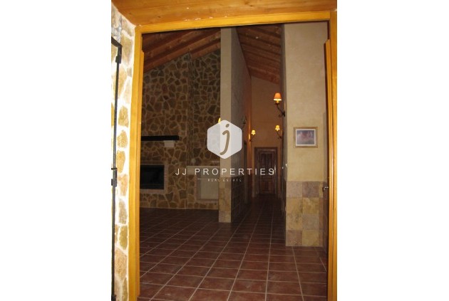 Resale - Country Property -
Benferri - Inland